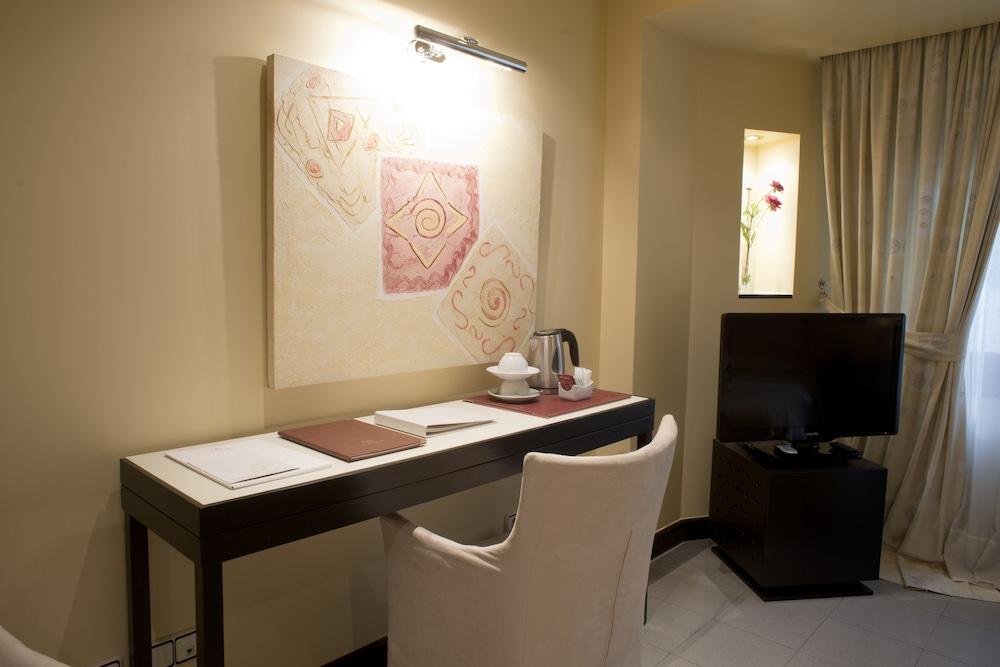 A Casa Canut Hotel Gastronomic Les Escaldes Exteriör bild A room at the hotel
