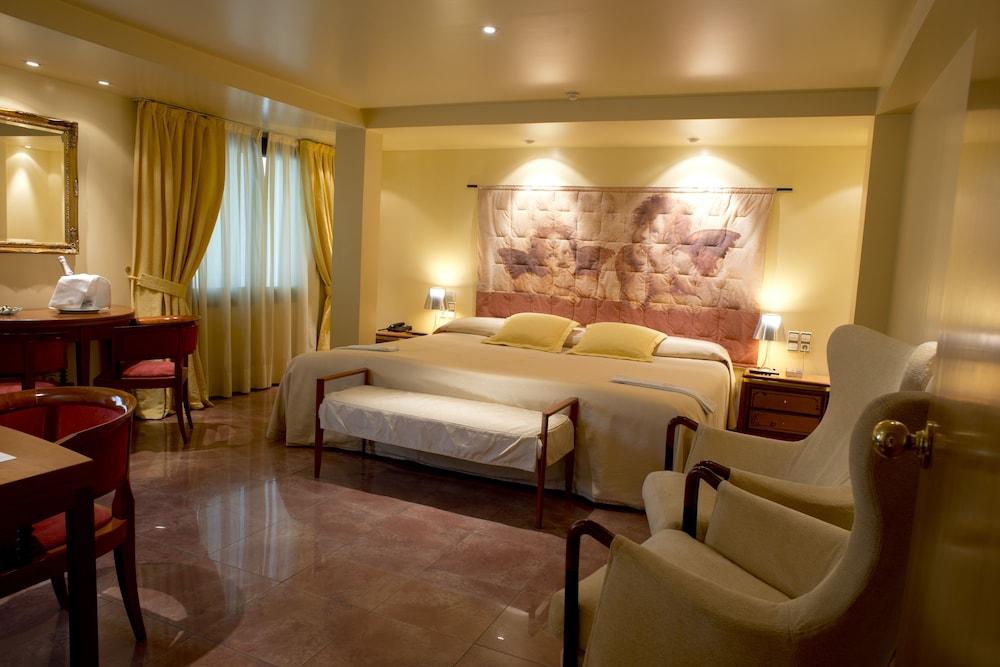 A Casa Canut Hotel Gastronomic Les Escaldes Exteriör bild A room at the hotel