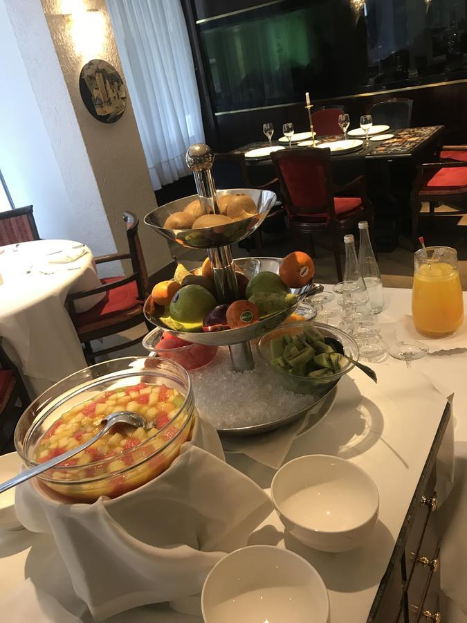 A Casa Canut Hotel Gastronomic Les Escaldes Exteriör bild Fruit salad